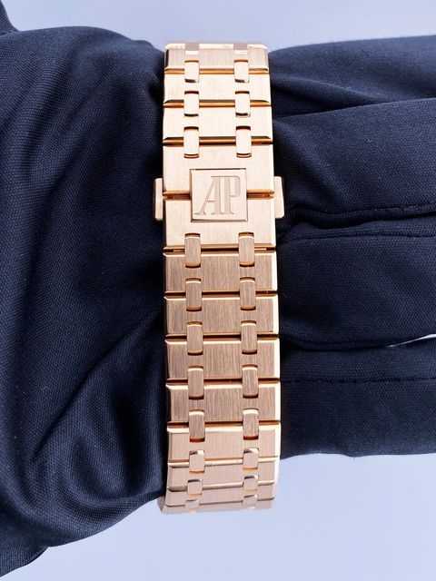 Audemars Piguet Royal Oak 15400OR.OO.1220OR.03 Image 6